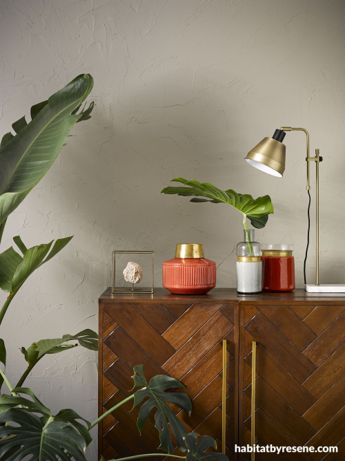 complementary colours, grey interior, red and green, interior plants, textured wall