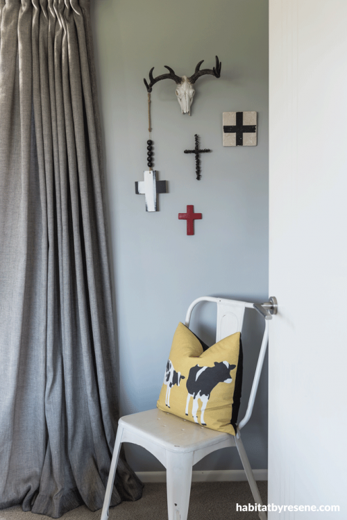 family room, black, neutrals